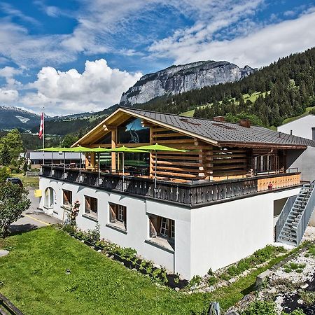 Hotel Ustria Parlatsch Trin Exteriör bild
