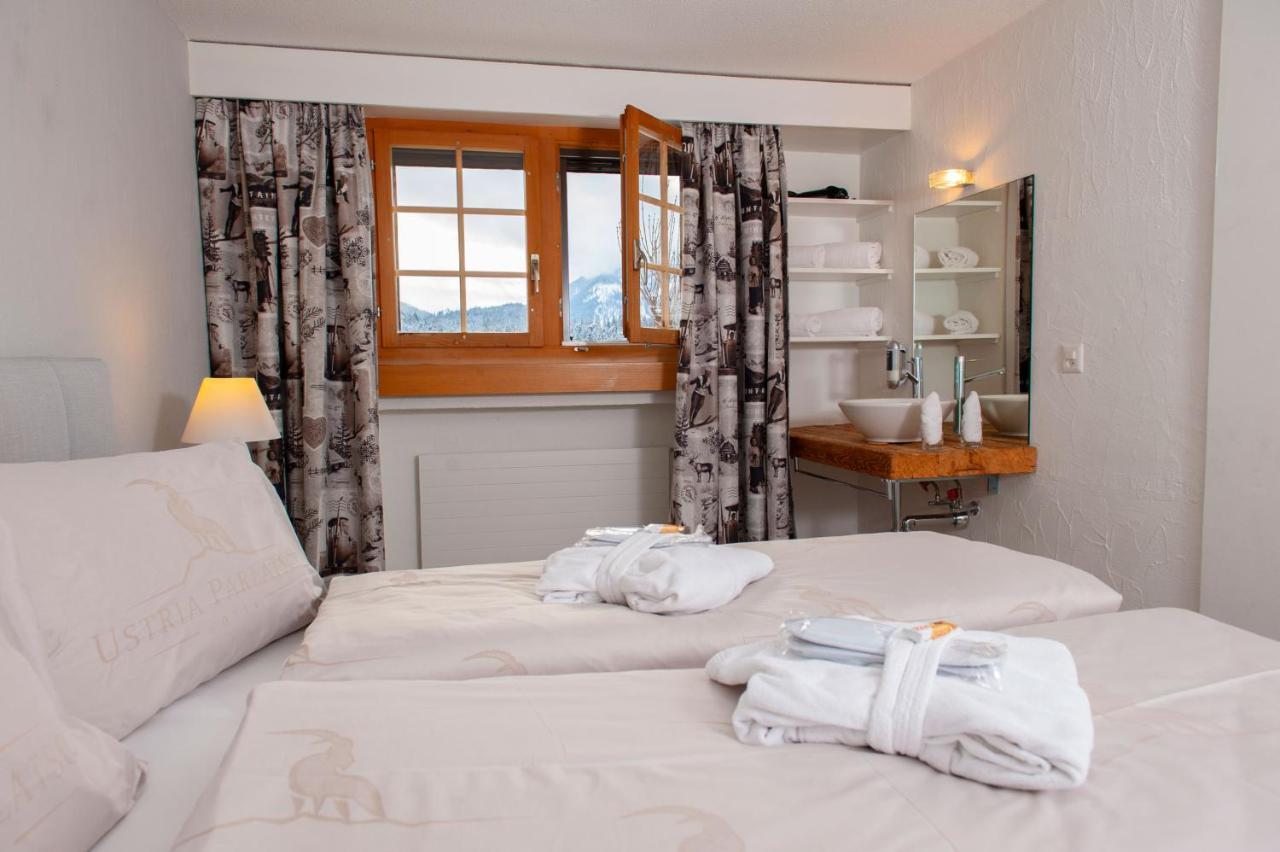 Hotel Ustria Parlatsch Trin Exteriör bild