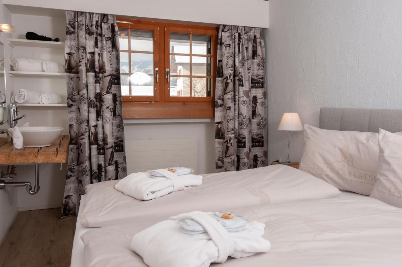 Hotel Ustria Parlatsch Trin Exteriör bild
