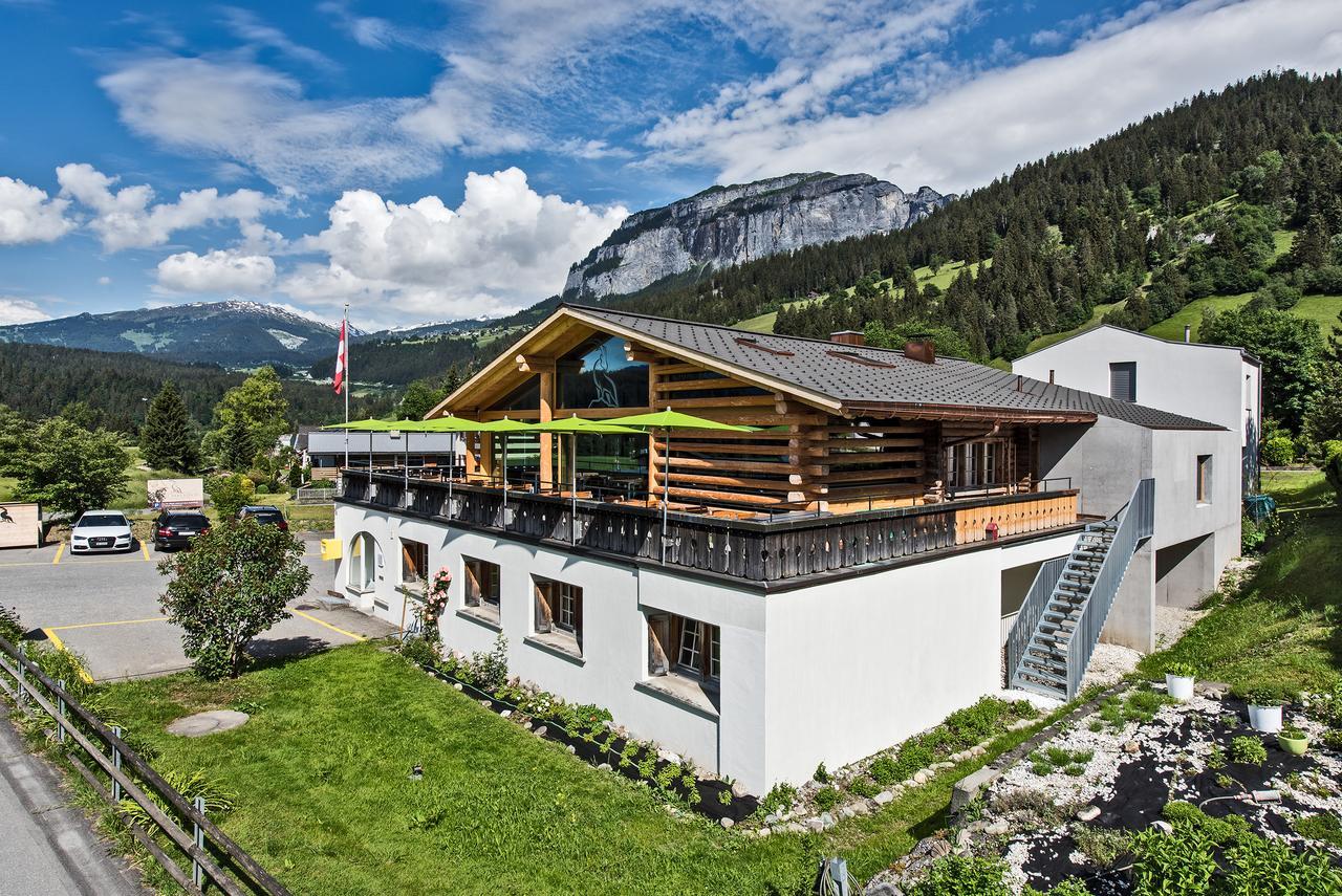 Hotel Ustria Parlatsch Trin Exteriör bild