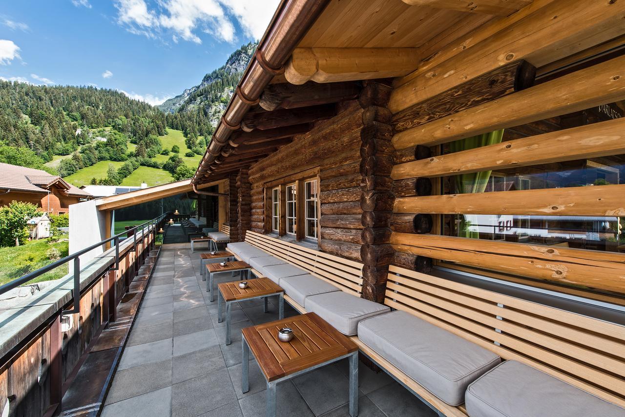 Hotel Ustria Parlatsch Trin Exteriör bild