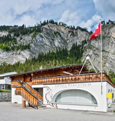 Hotel Ustria Parlatsch Trin Exteriör bild